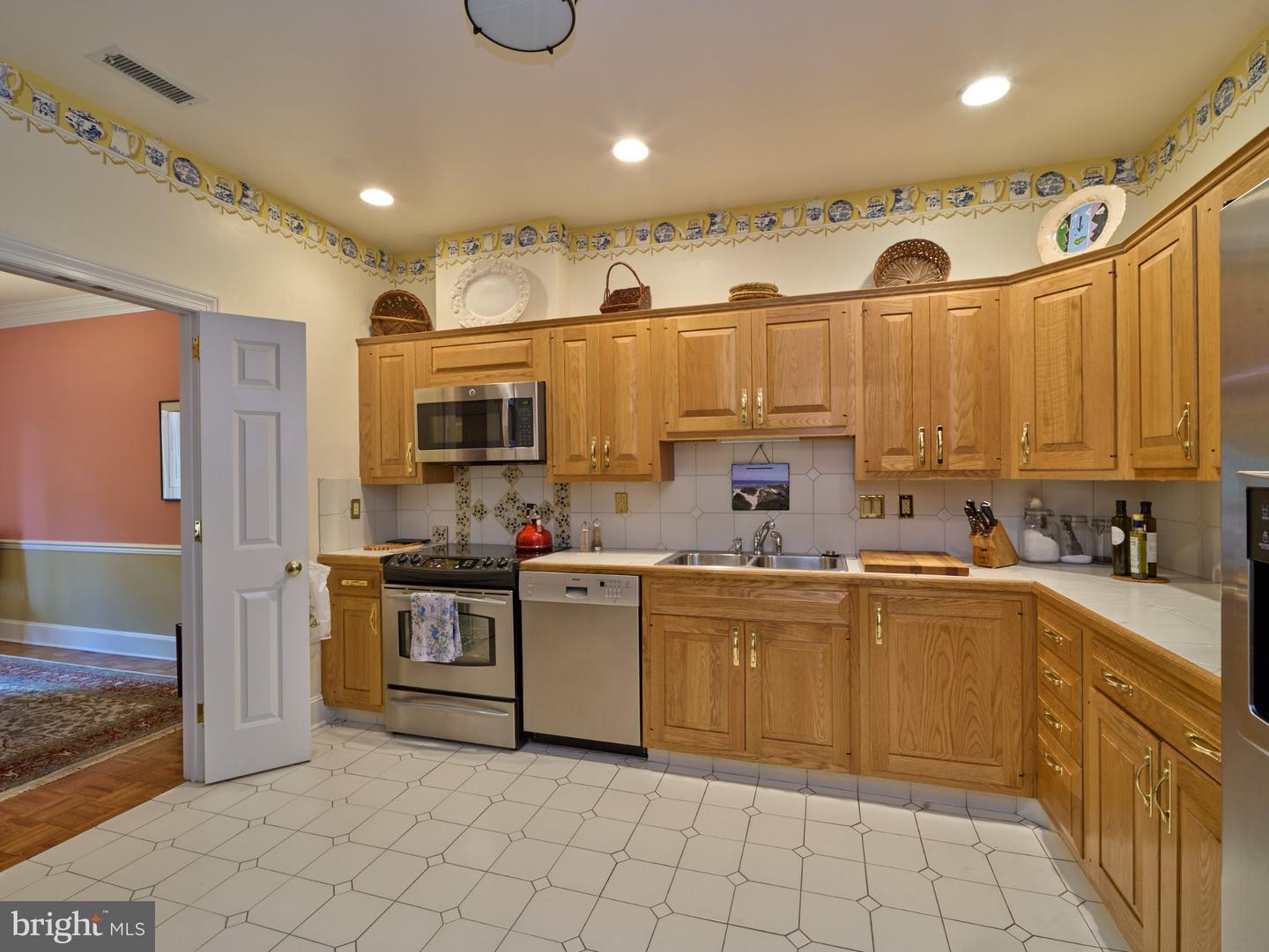 414 Old Lancaster Rd #203 Property Photo 9
