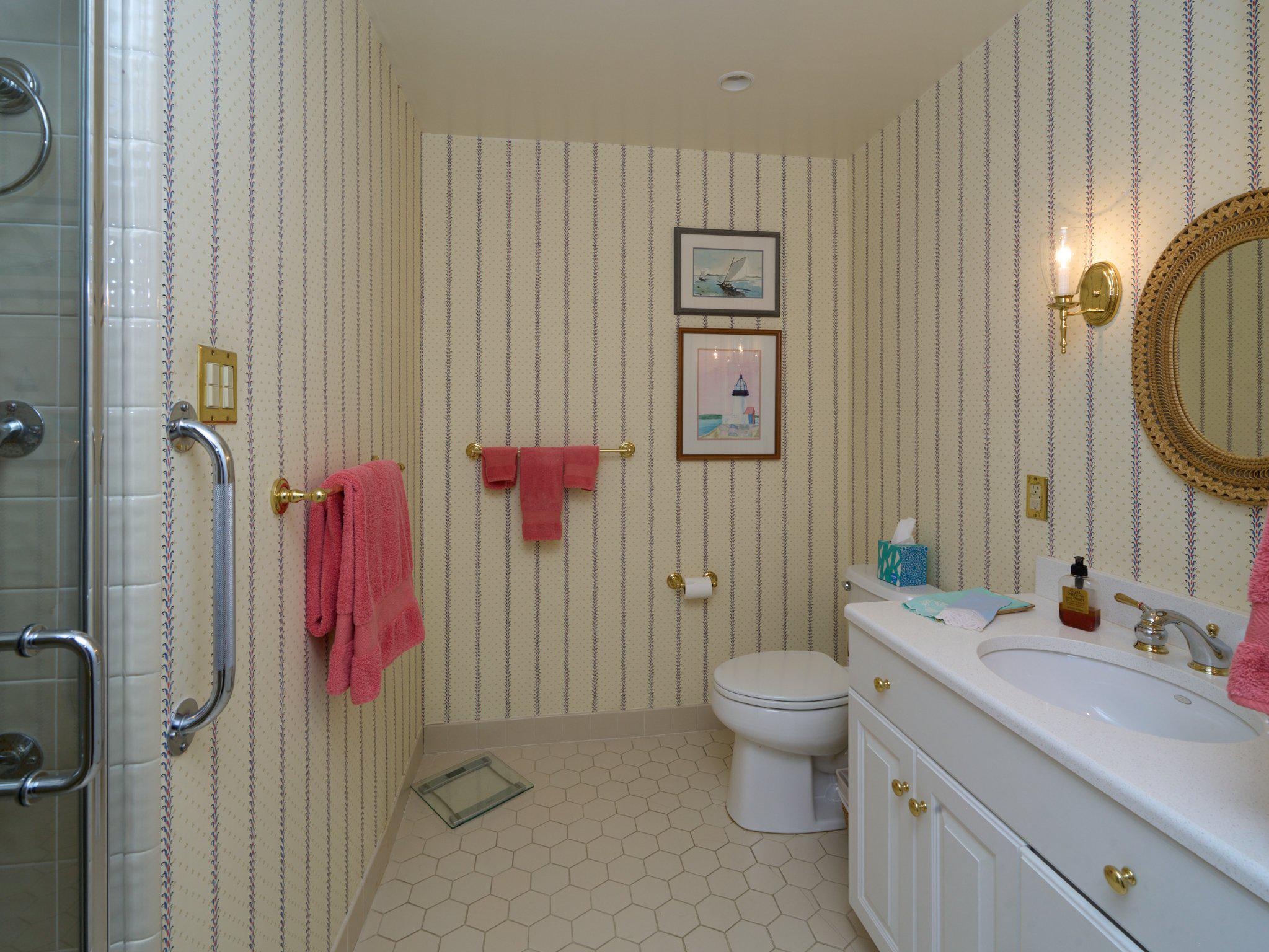 414 Old Lancaster Rd #203 Property Photo 17
