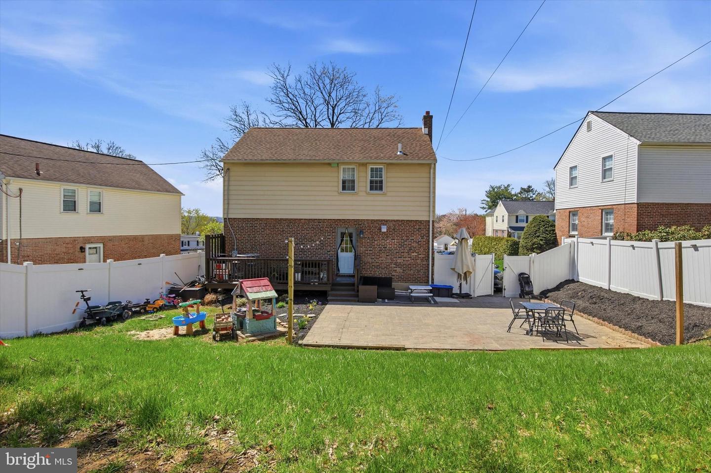 2907 Kanes Rd Property Photo 22