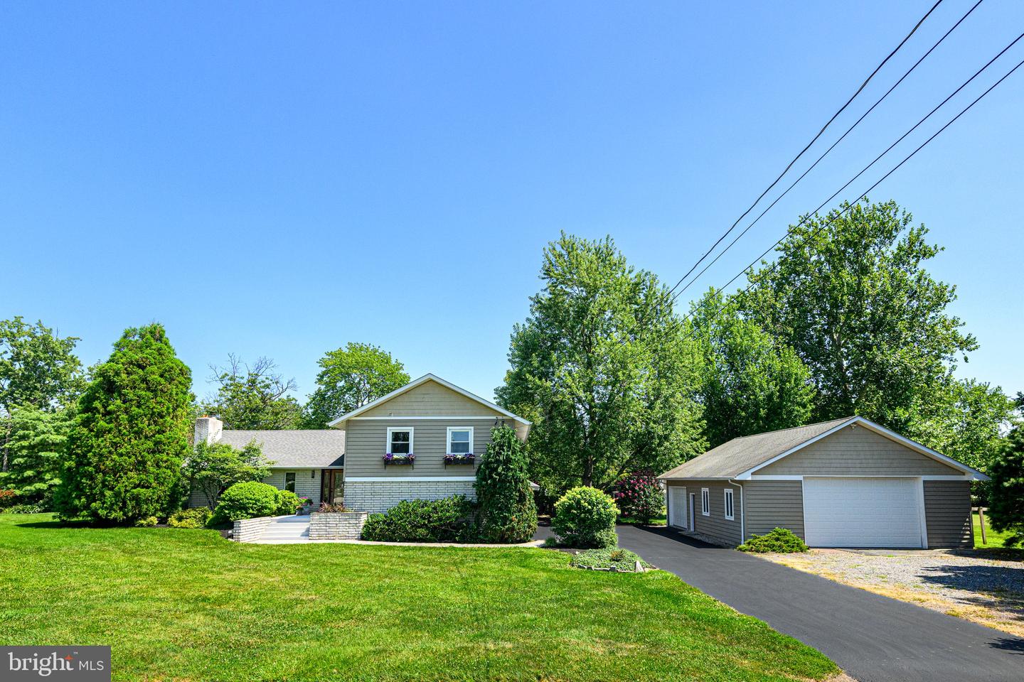 146 Belmont Ave Property Photo 2