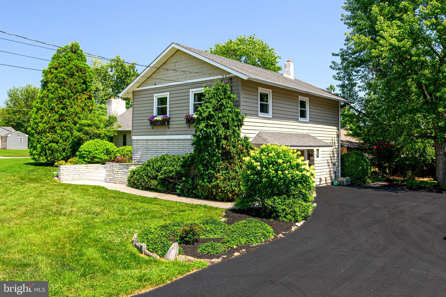 146 Belmont Ave Property Photo 48