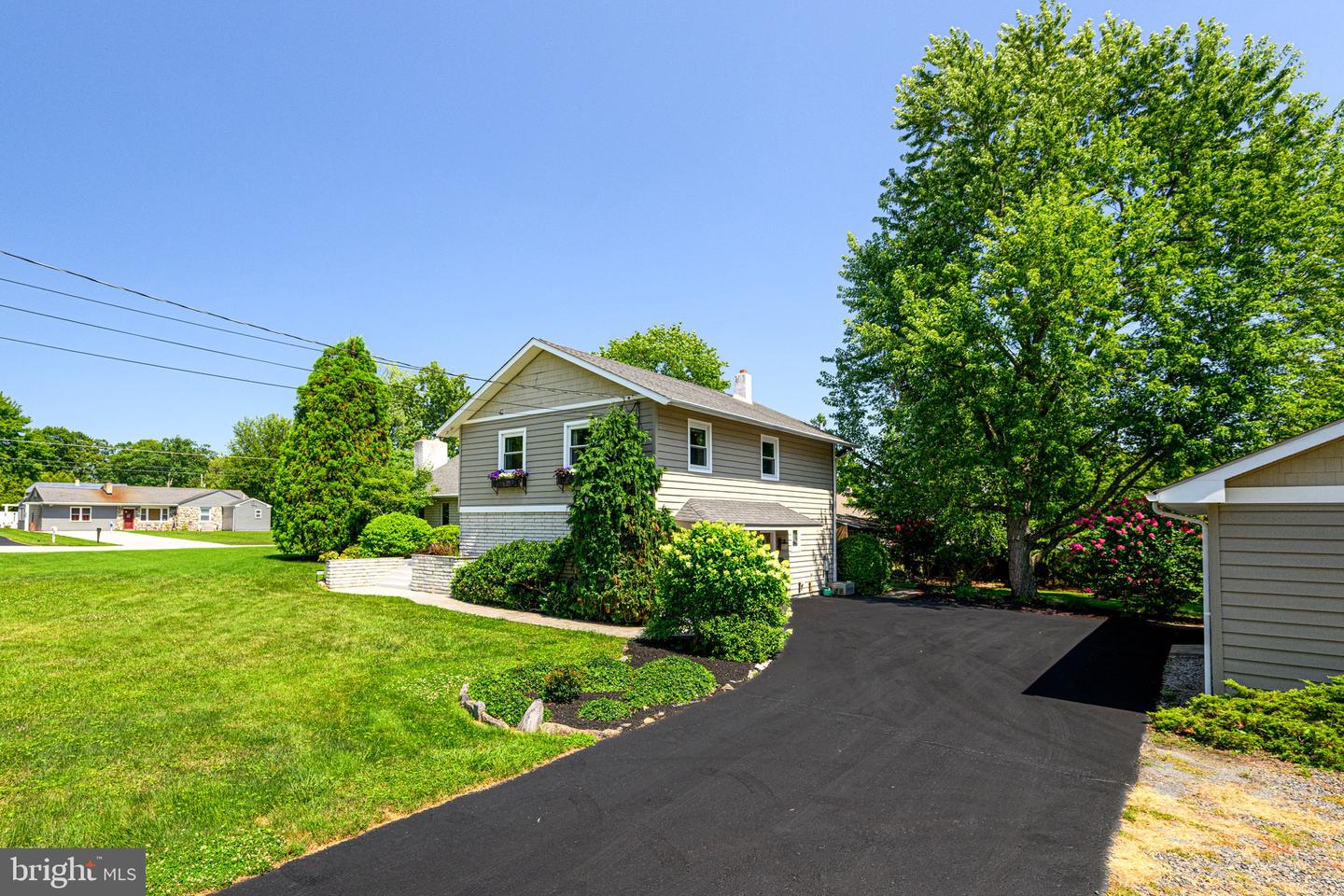 146 Belmont Ave Property Photo 49