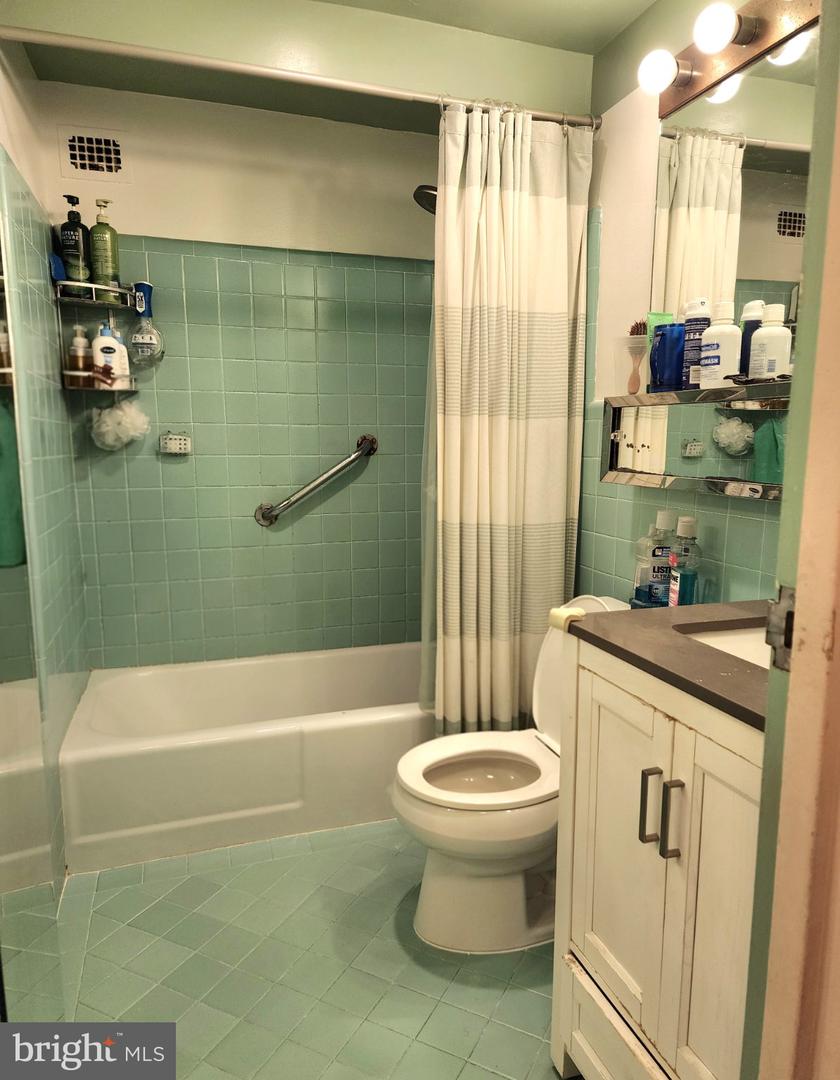 7900 Old York Rd #515-b Property Photo 9
