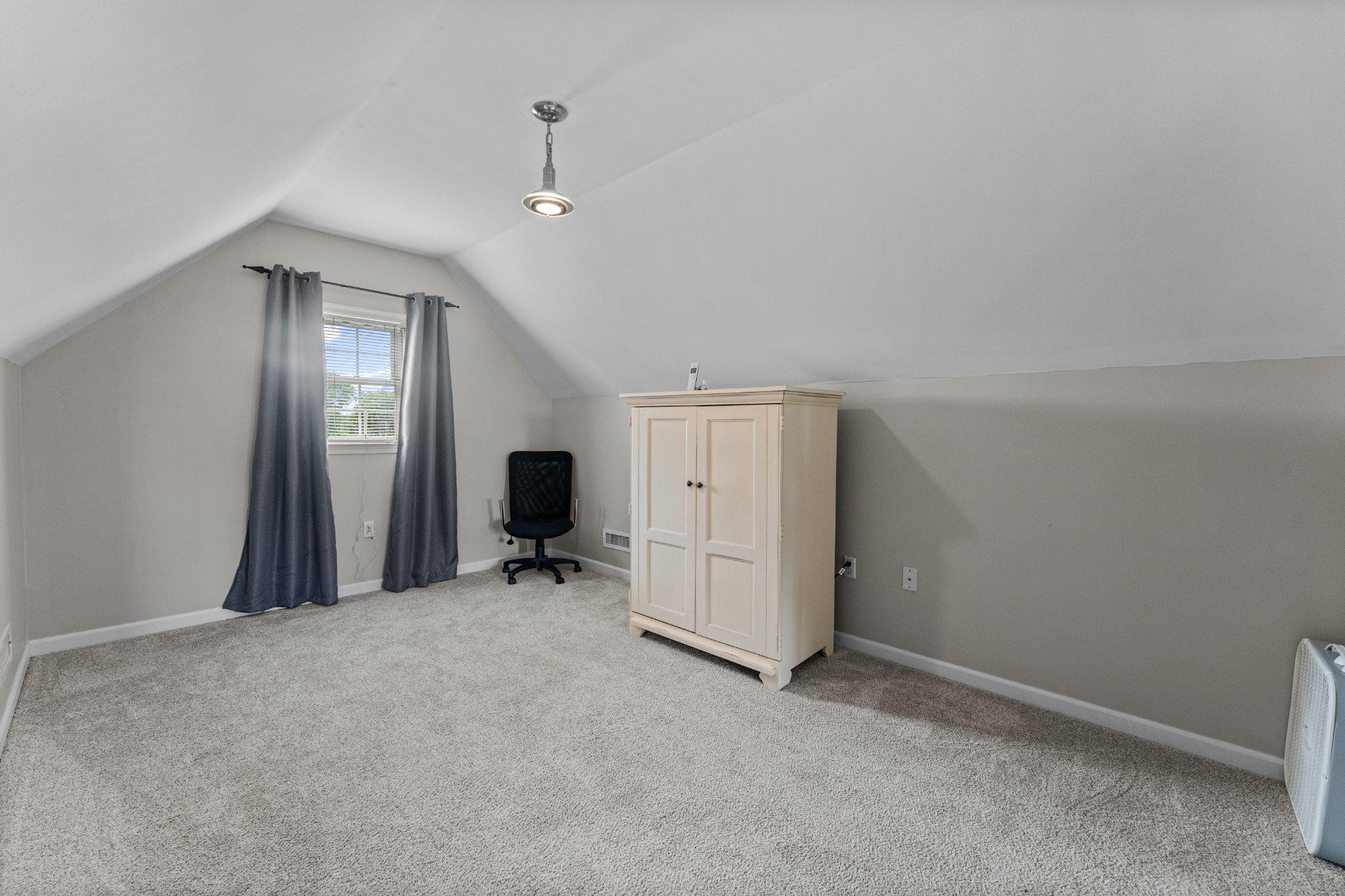 2124 Arbordale Cir Property Photo 27