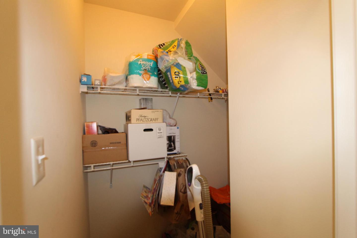 316 Ross Ct Property Photo 4