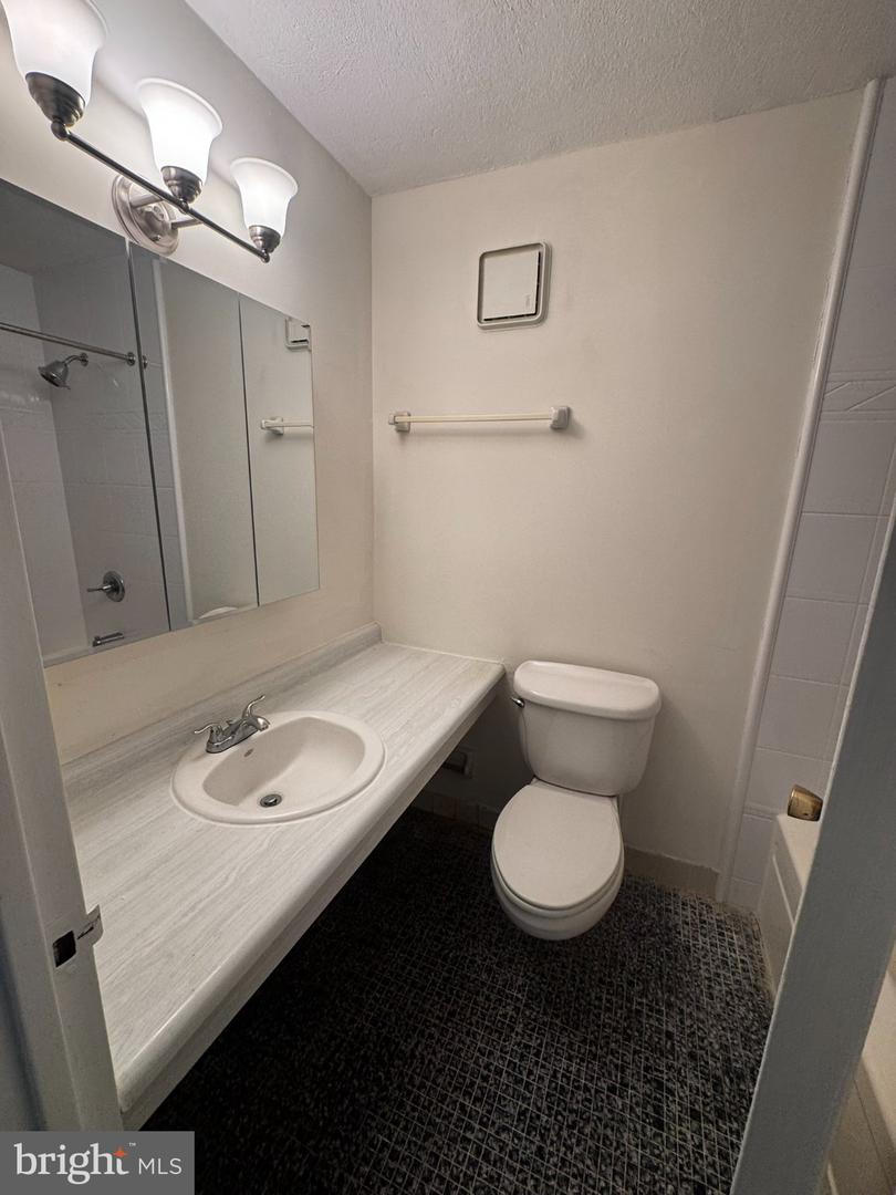 120 N Bethlehem Pike #305-a Property Photo 9