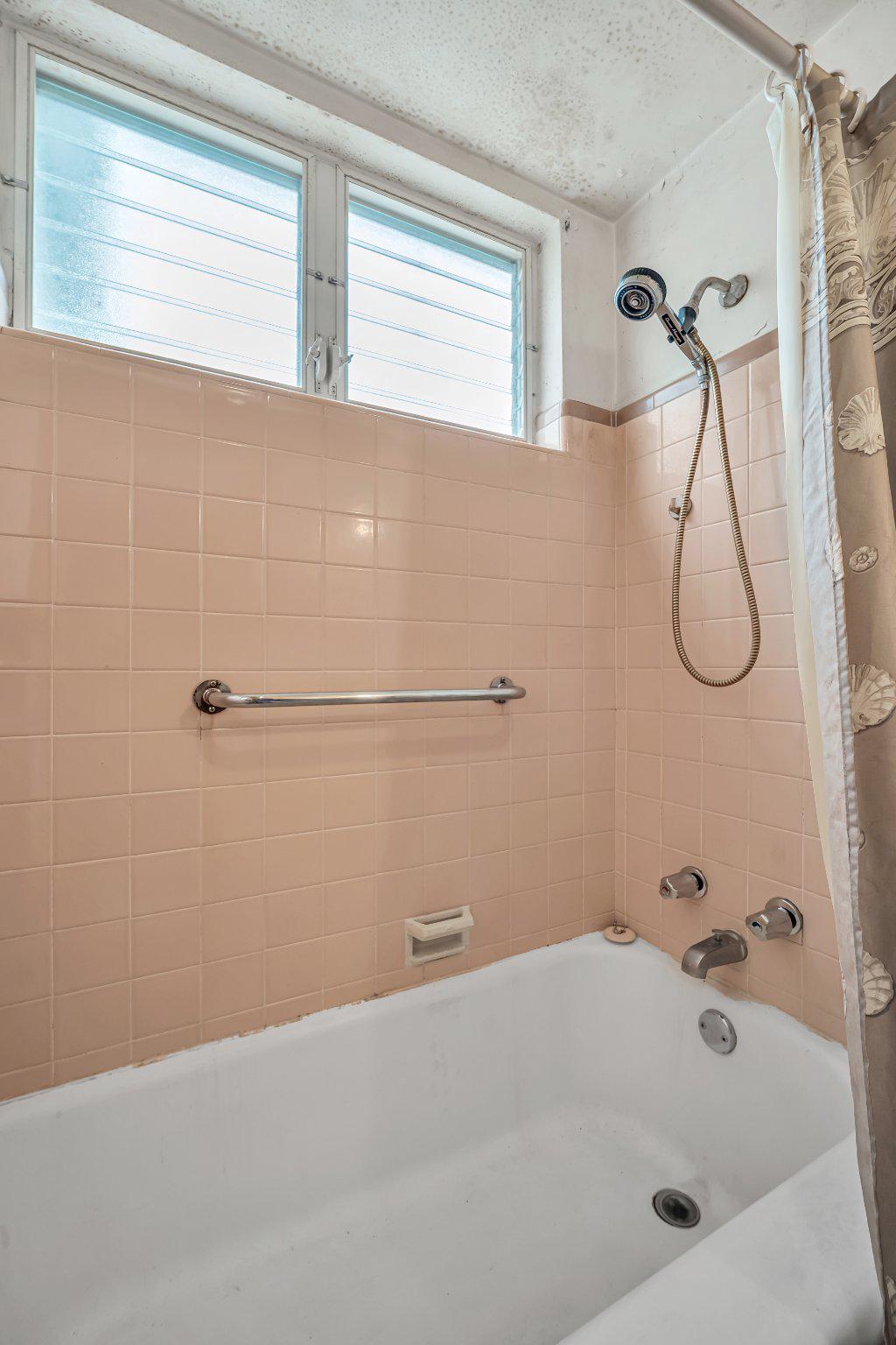 312 Evans Ave Property Photo 18