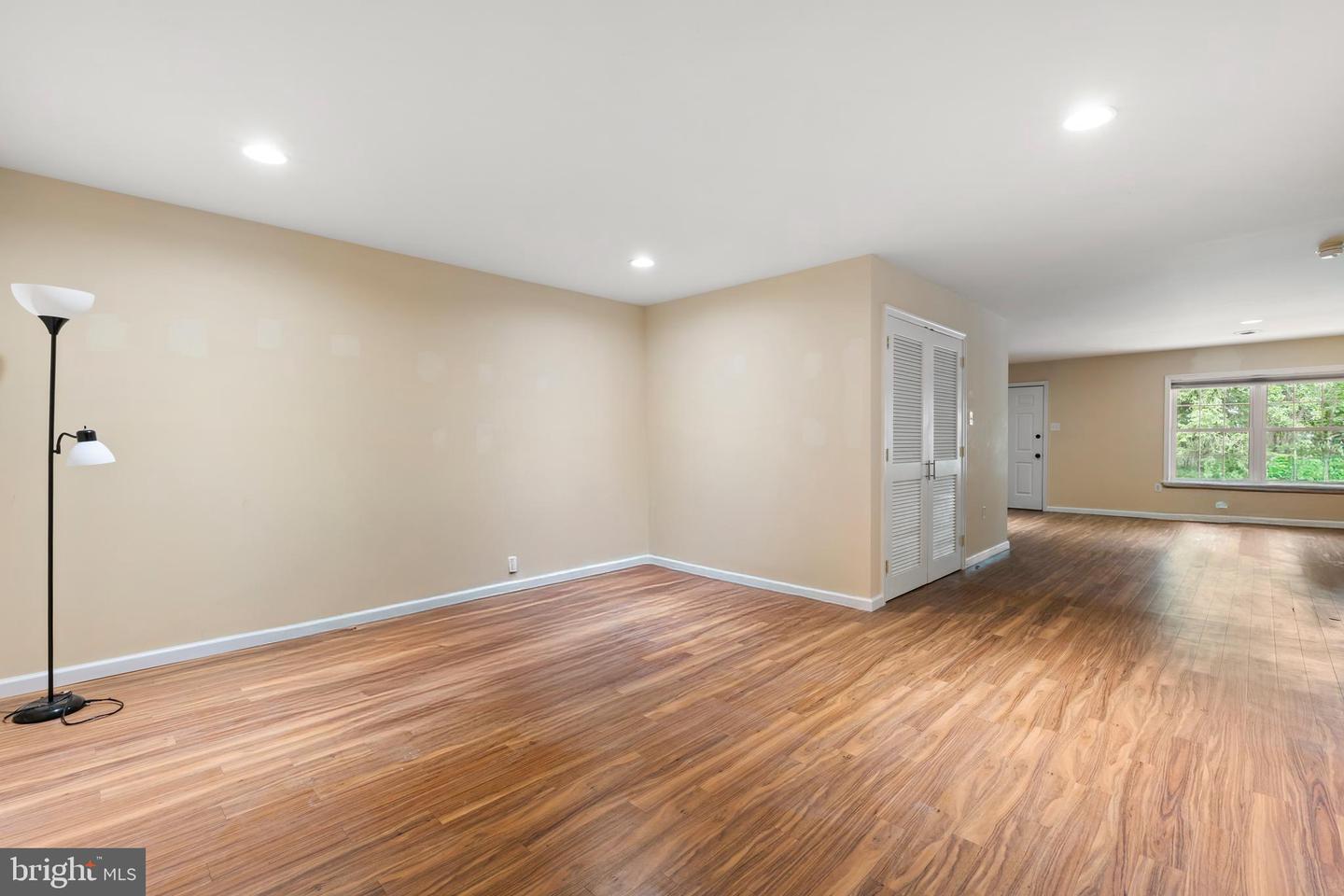 22 Stafford Sq Property Photo 28