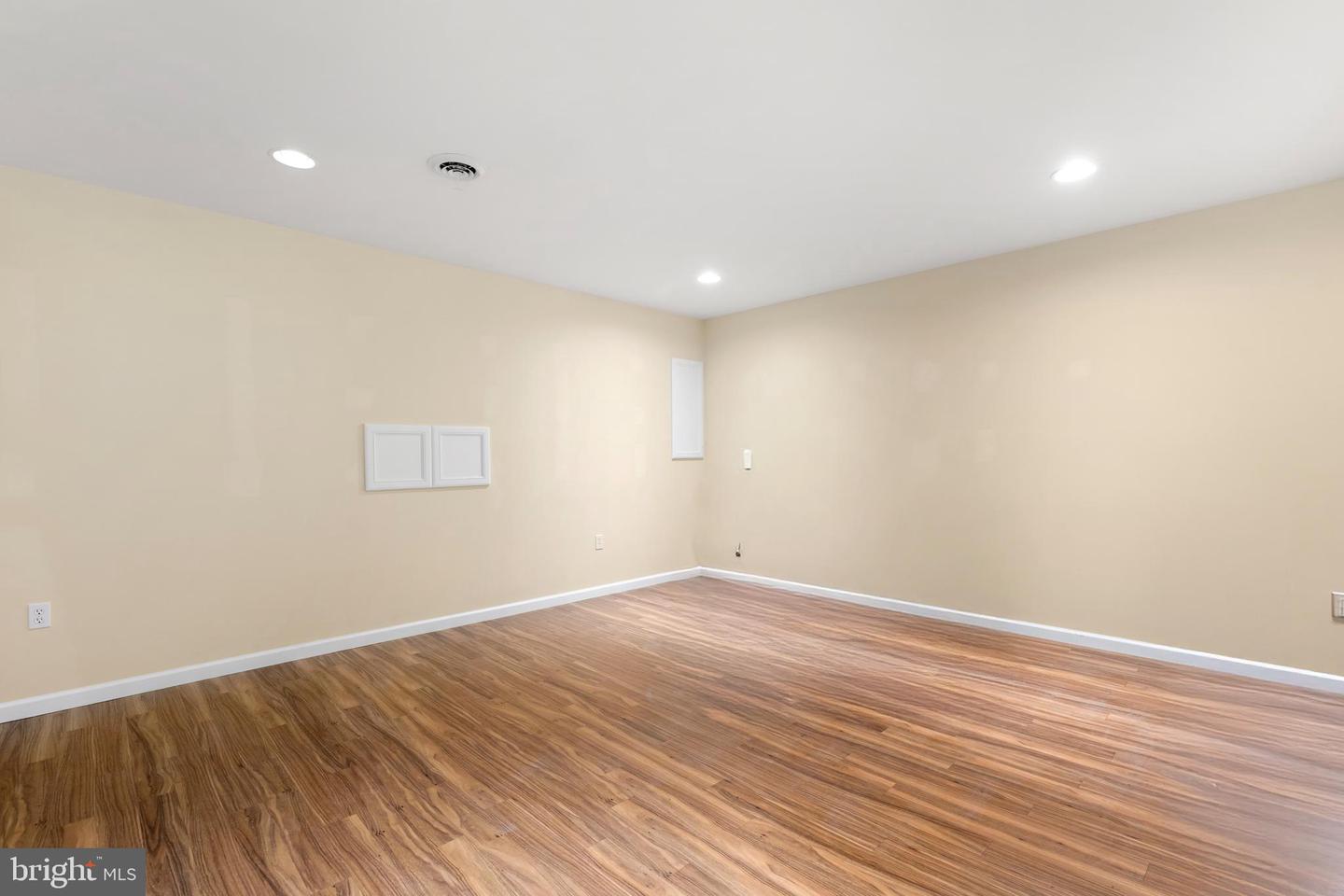 22 Stafford Sq Property Photo 32