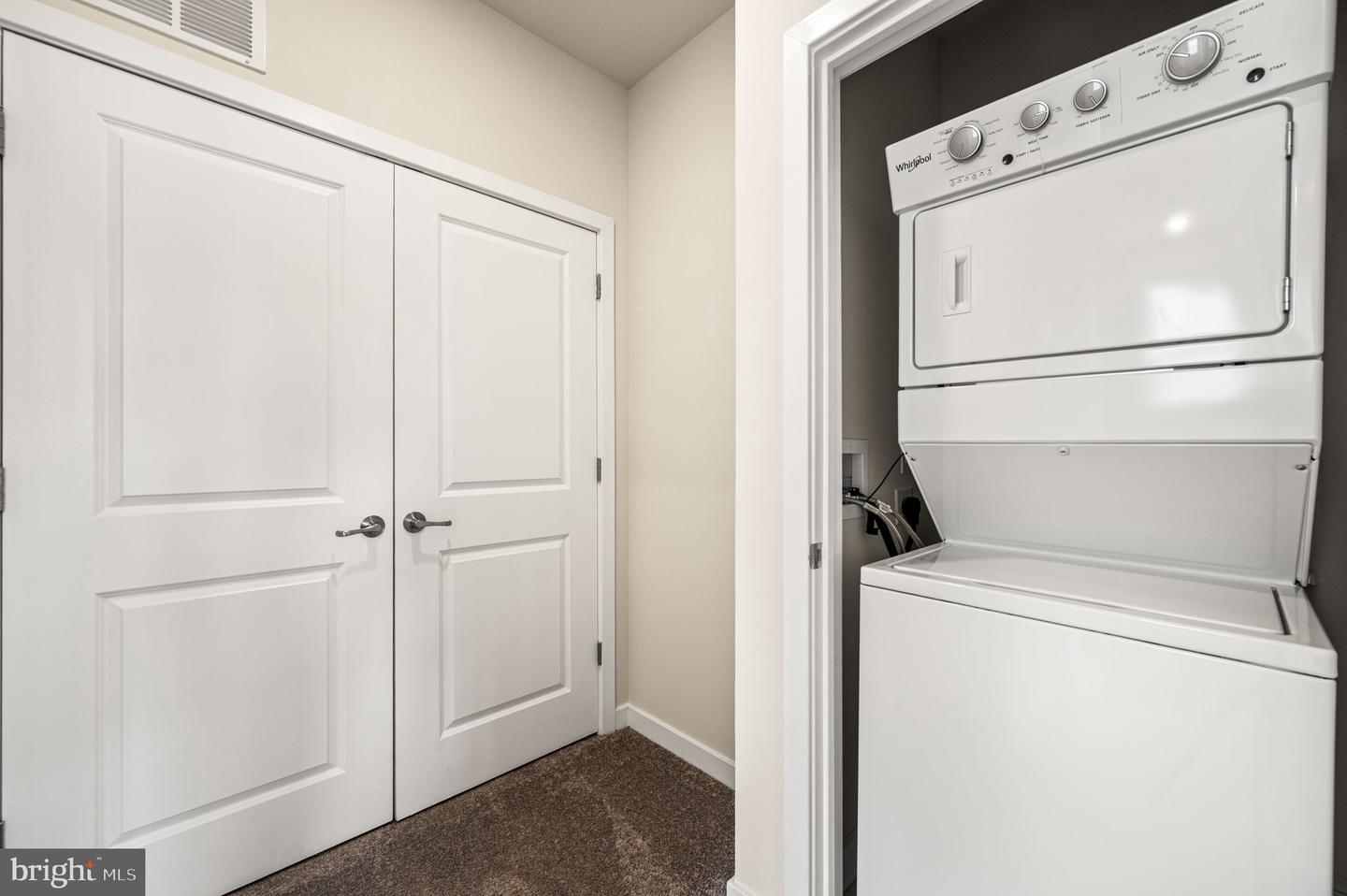 13 Ford St #a Property Photo 22