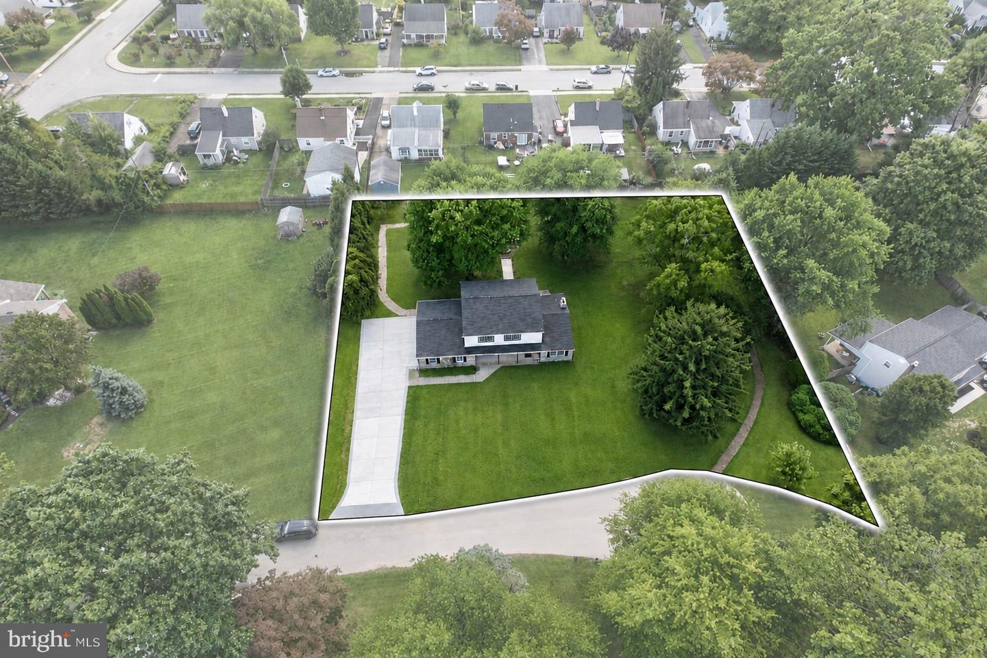 1832 Spera Ln Property Photo 3