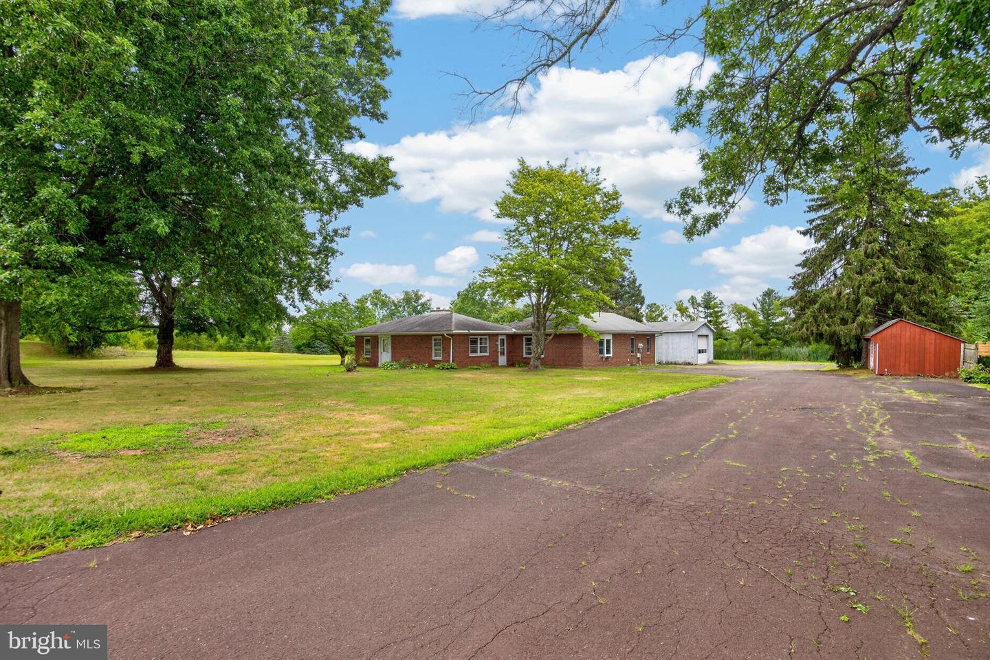 2114 Store Rd Property Photo 3