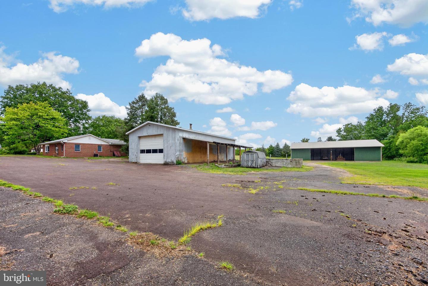 2114 Store Rd Property Photo 8