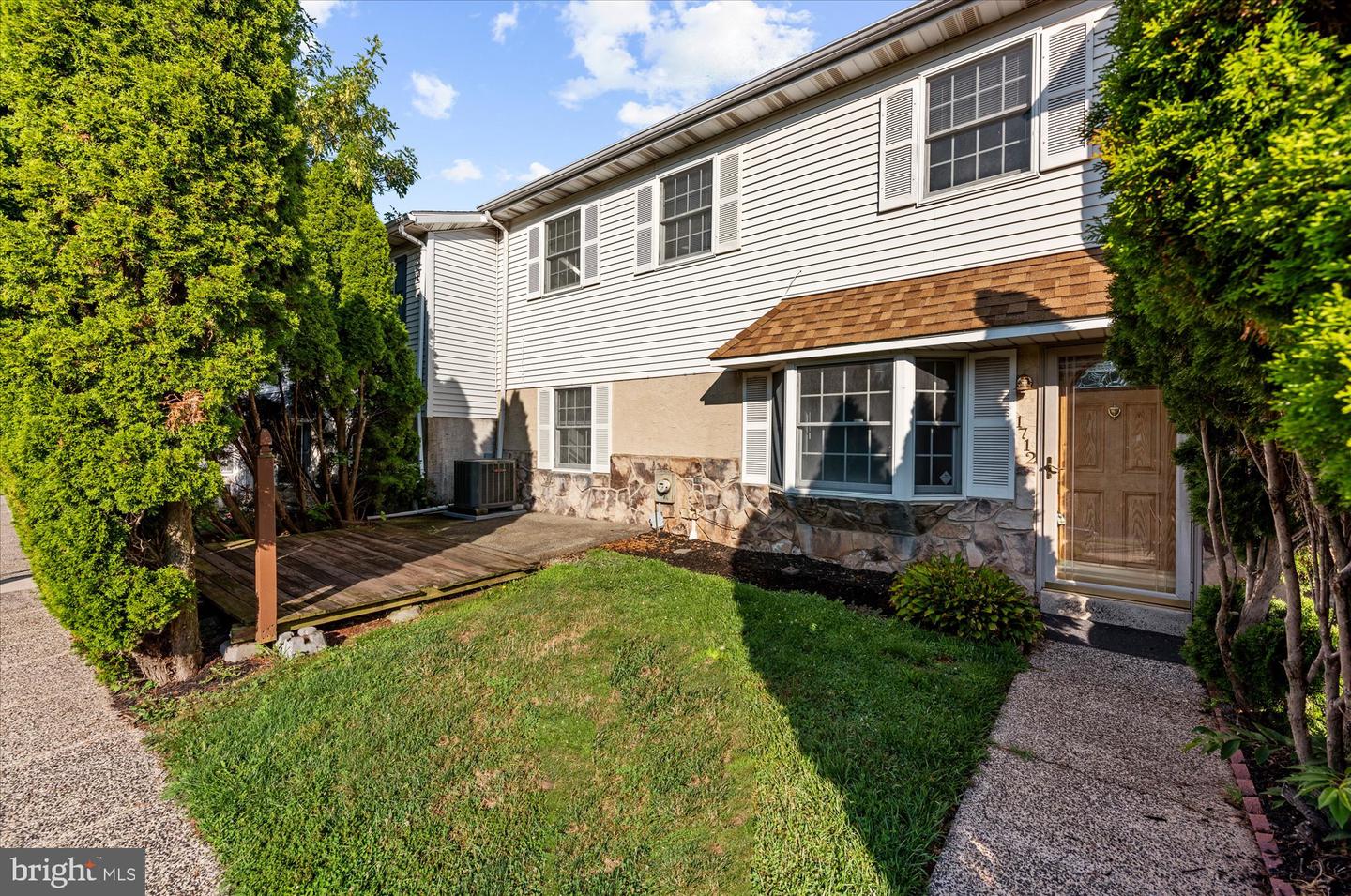 1712 Whitpain Hls Property Photo 1
