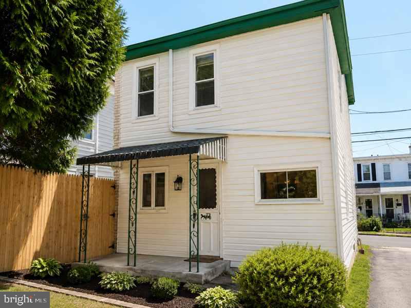 420 Cedar St Property Photo 2