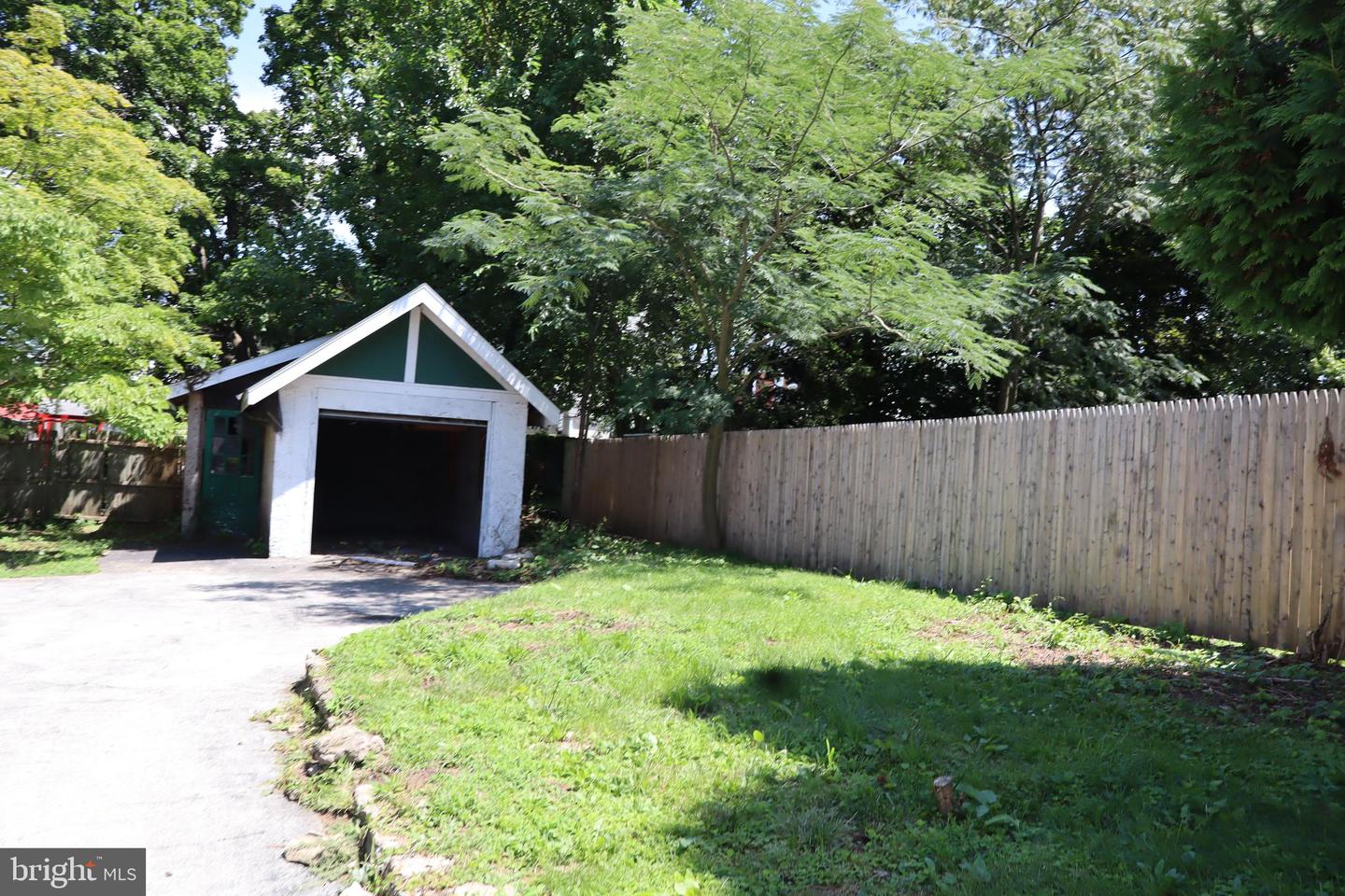 420 Cedar St Property Photo 6