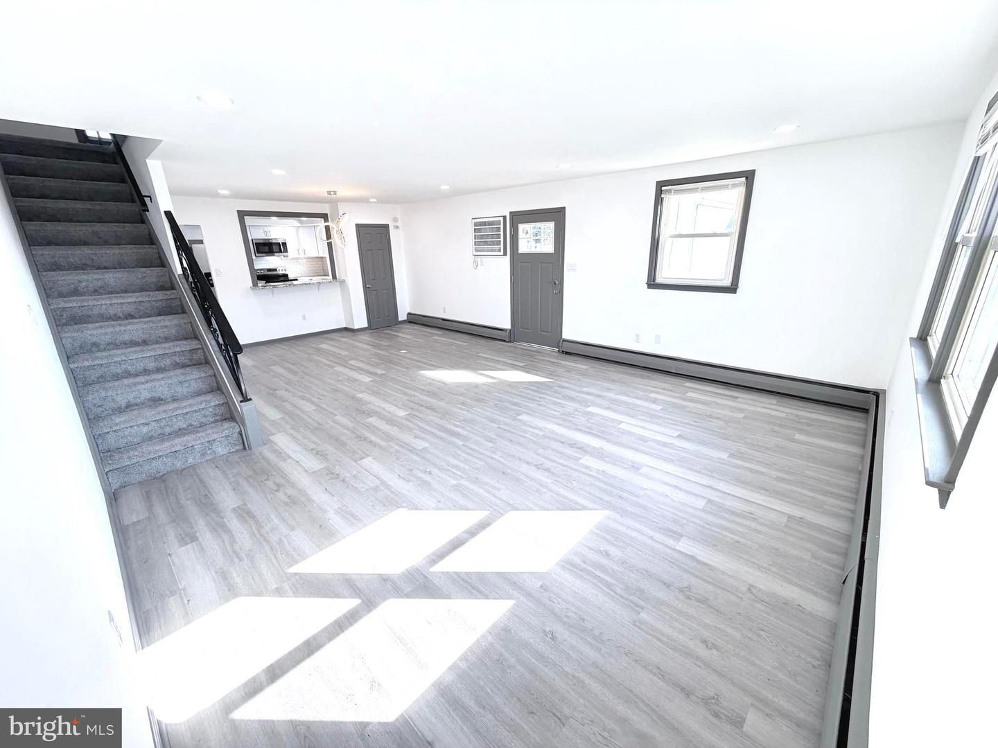 1612 Tremont Ave Property Photo 5
