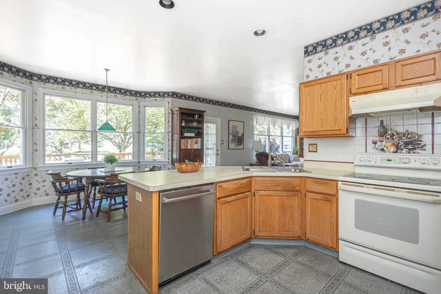 117 Mallard Dr W Property Photo 15