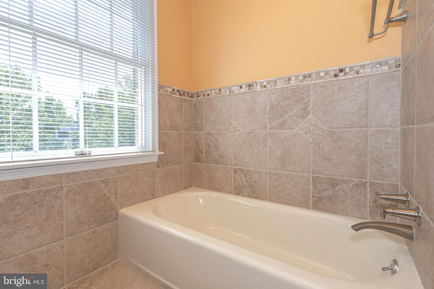 117 Mallard Dr W Property Photo 26