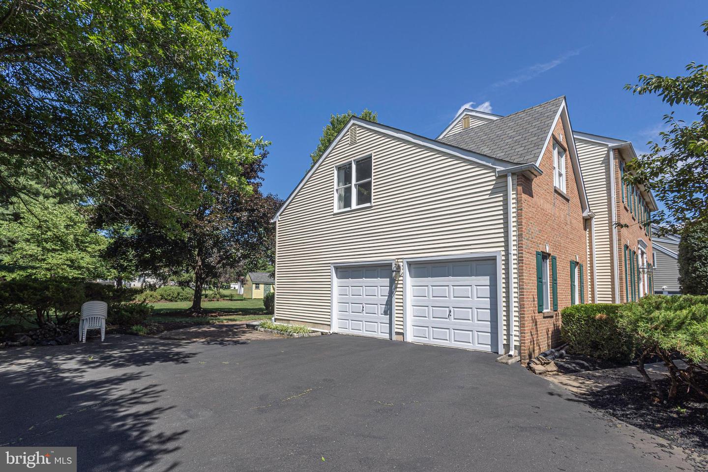 117 Mallard Dr W Property Photo 37