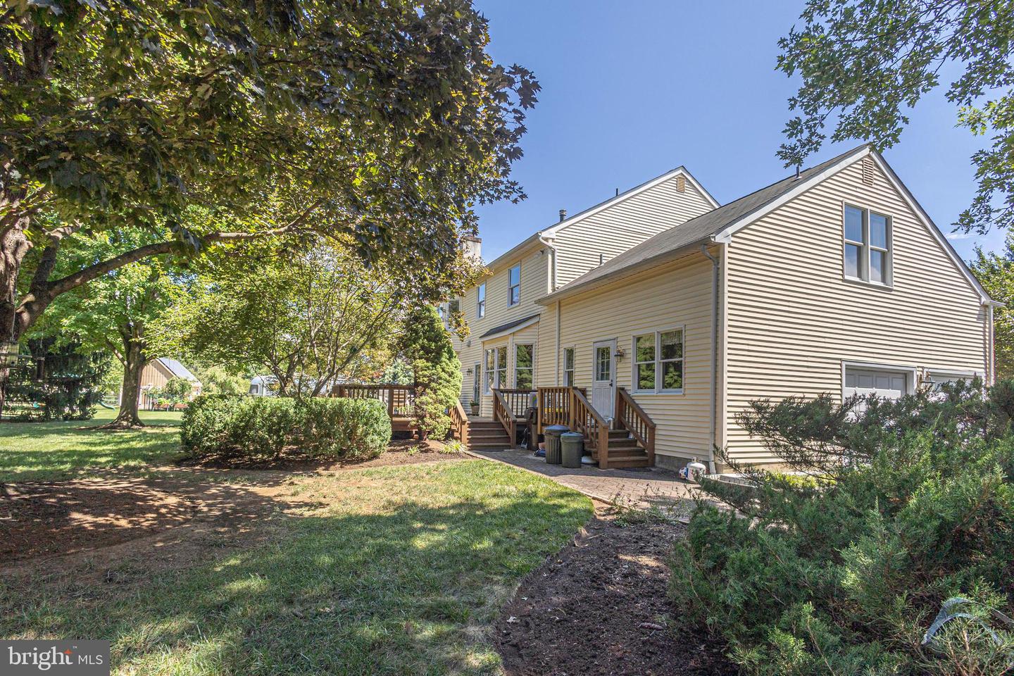 117 Mallard Dr W Property Photo 48