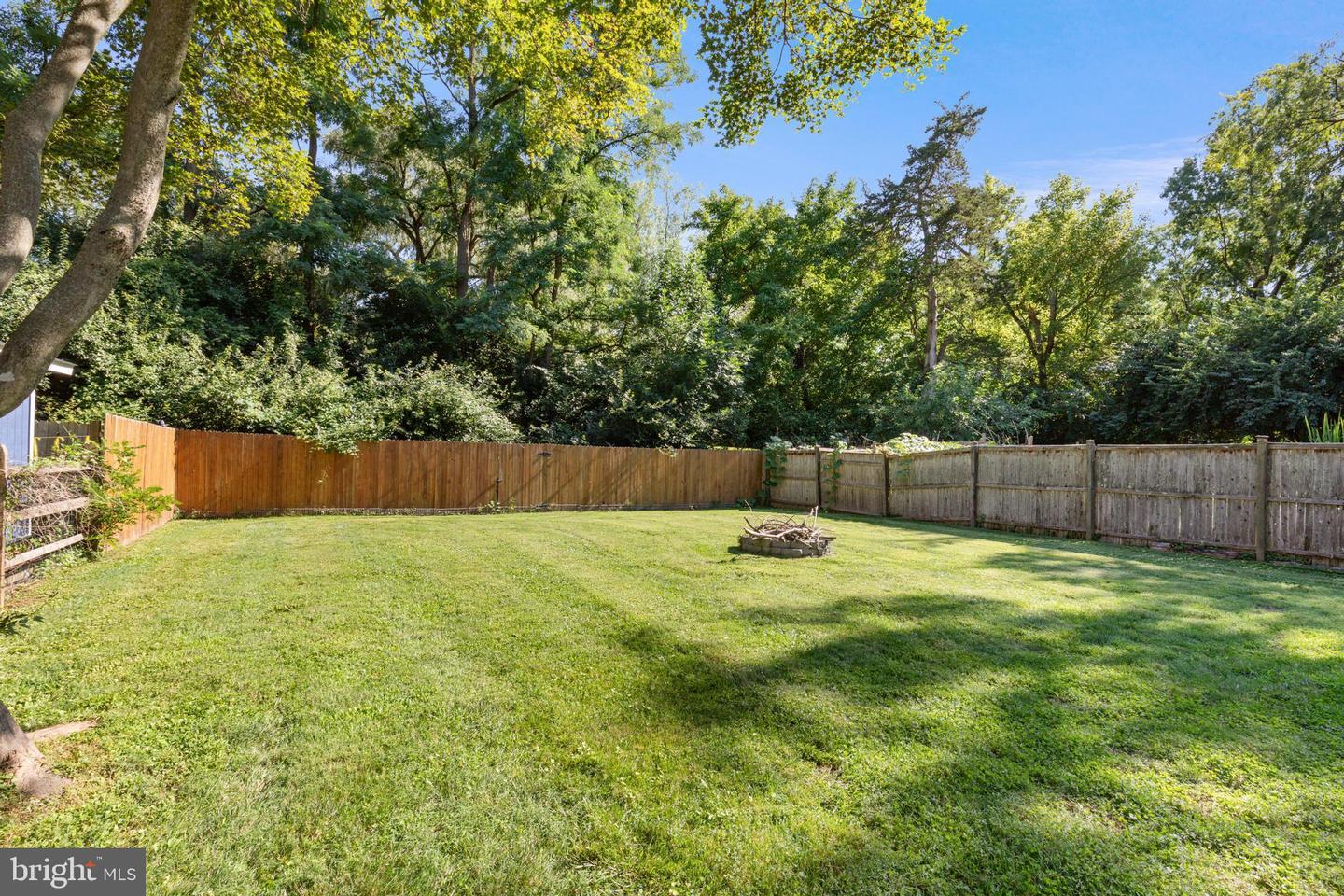 16 Haws Ln Property Photo 25