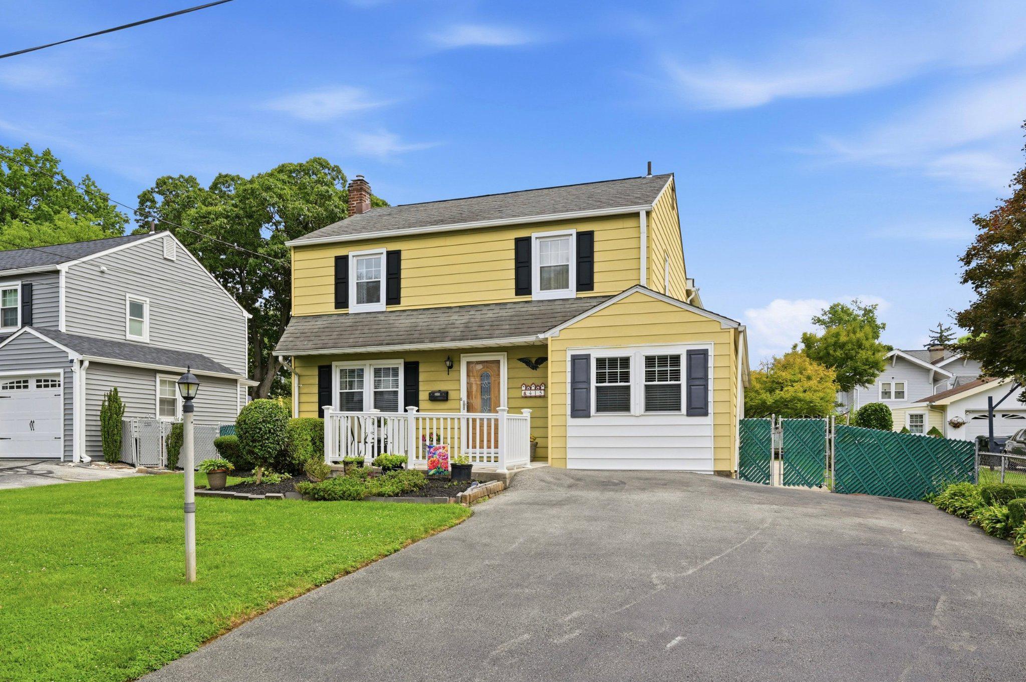 415 Central Ave # Property Photo 2