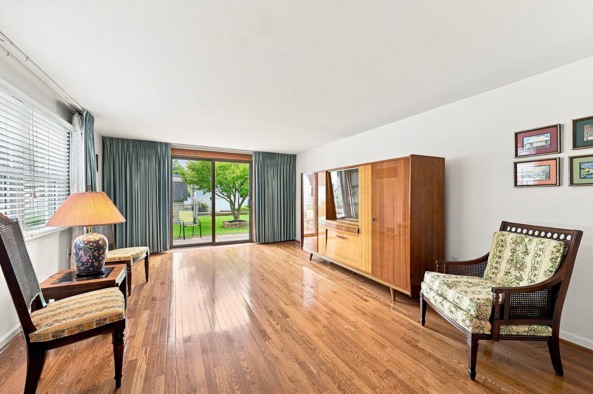 415 Central Ave # Property Photo 8