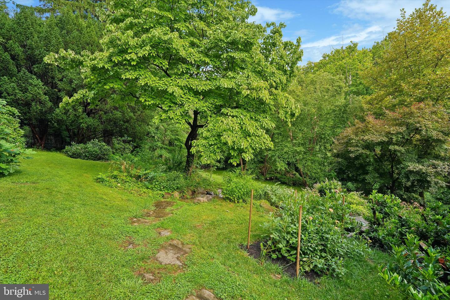 1016 Trinity Ln Property Photo 8