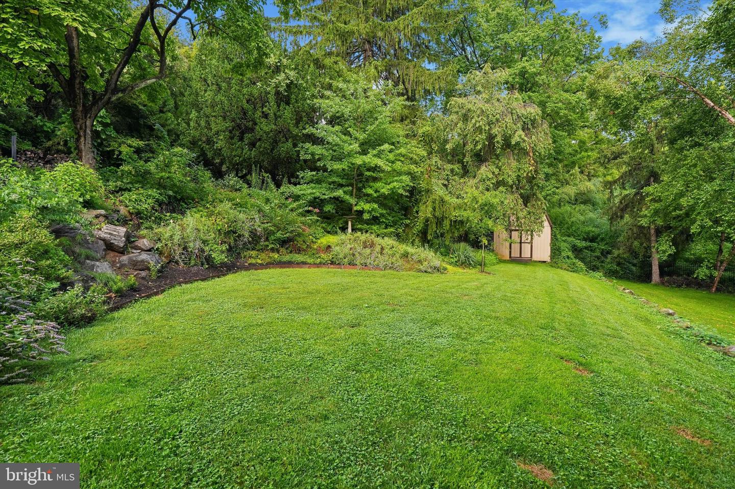 1016 Trinity Ln Property Photo 9