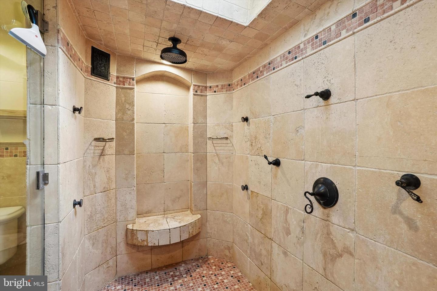 1016 Trinity Ln Property Photo 33
