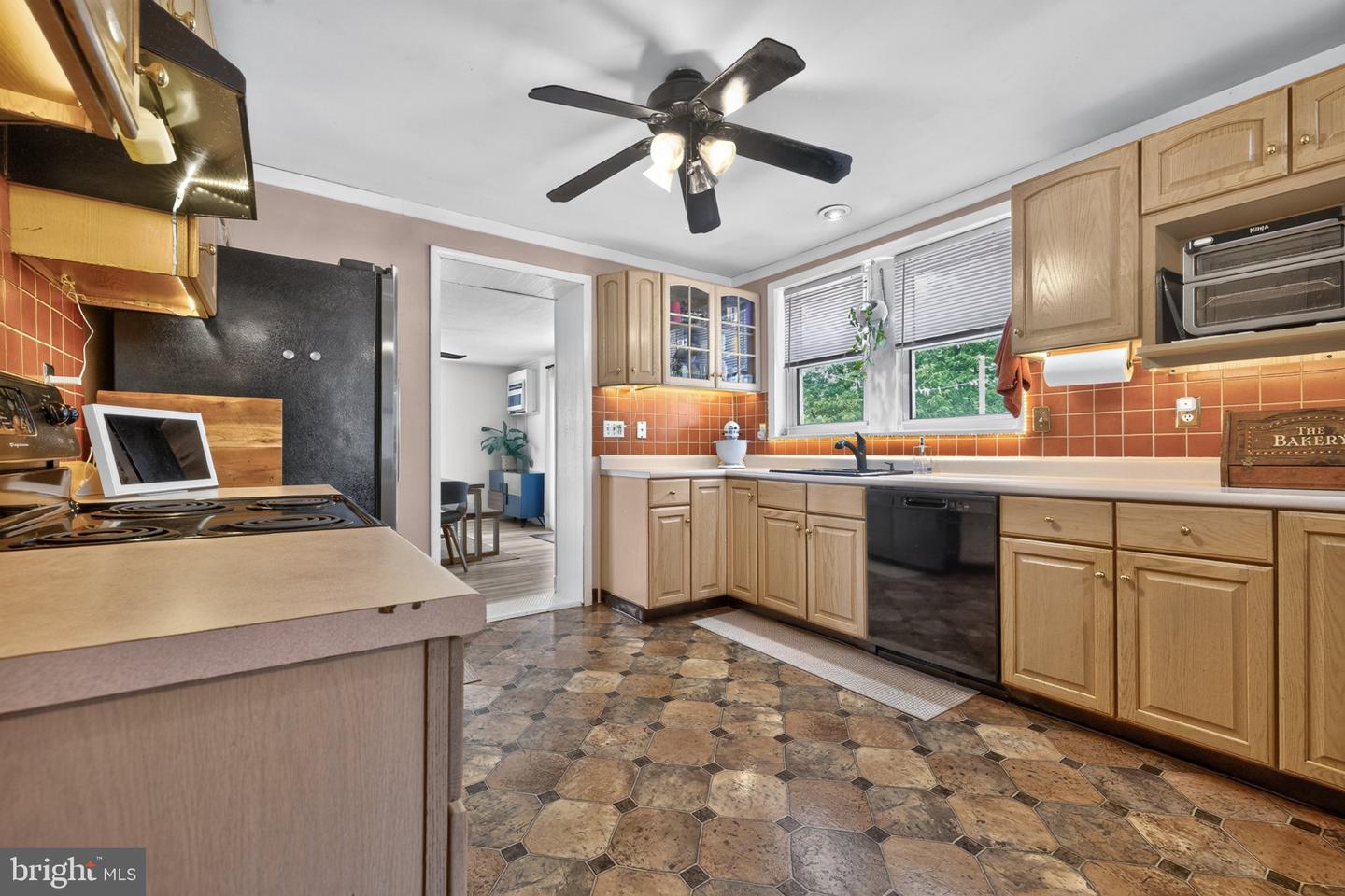 2918 7th St # Property Photo 3