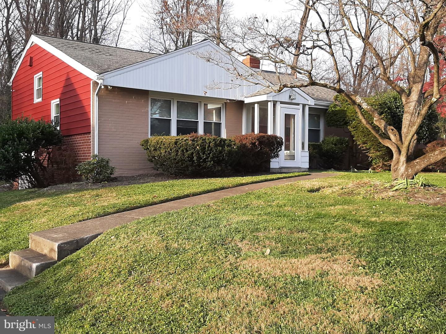 840 Pembroke Rd Property Photo 2