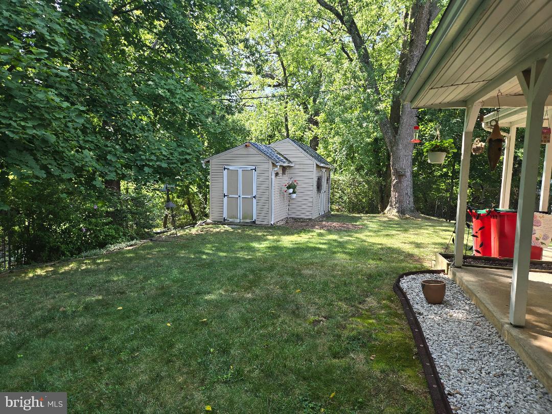 184 Diane Ave Property Photo 6