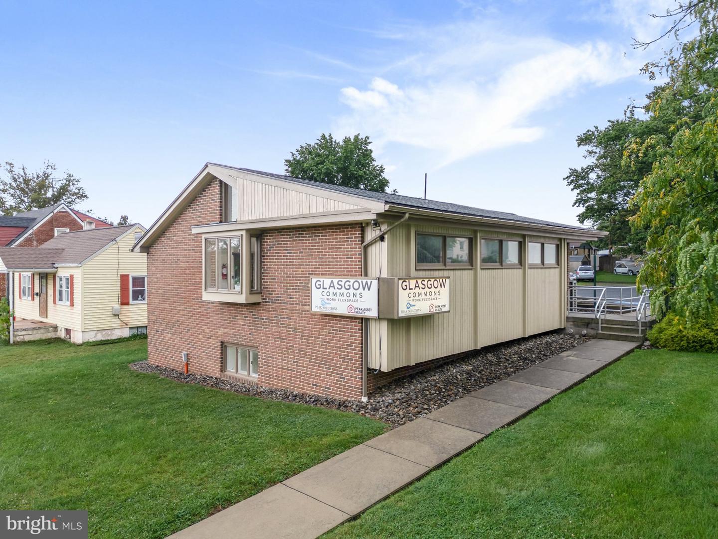 555 Glasgow St Property Photo 1