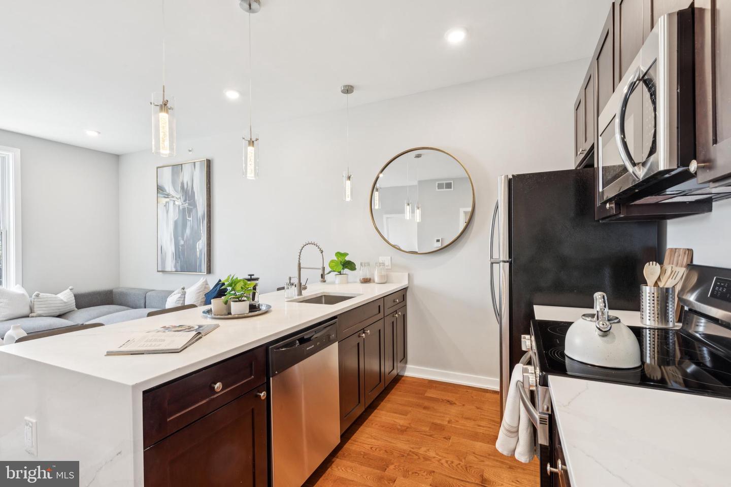 203 Haverford Ave #201 Property Photo 4