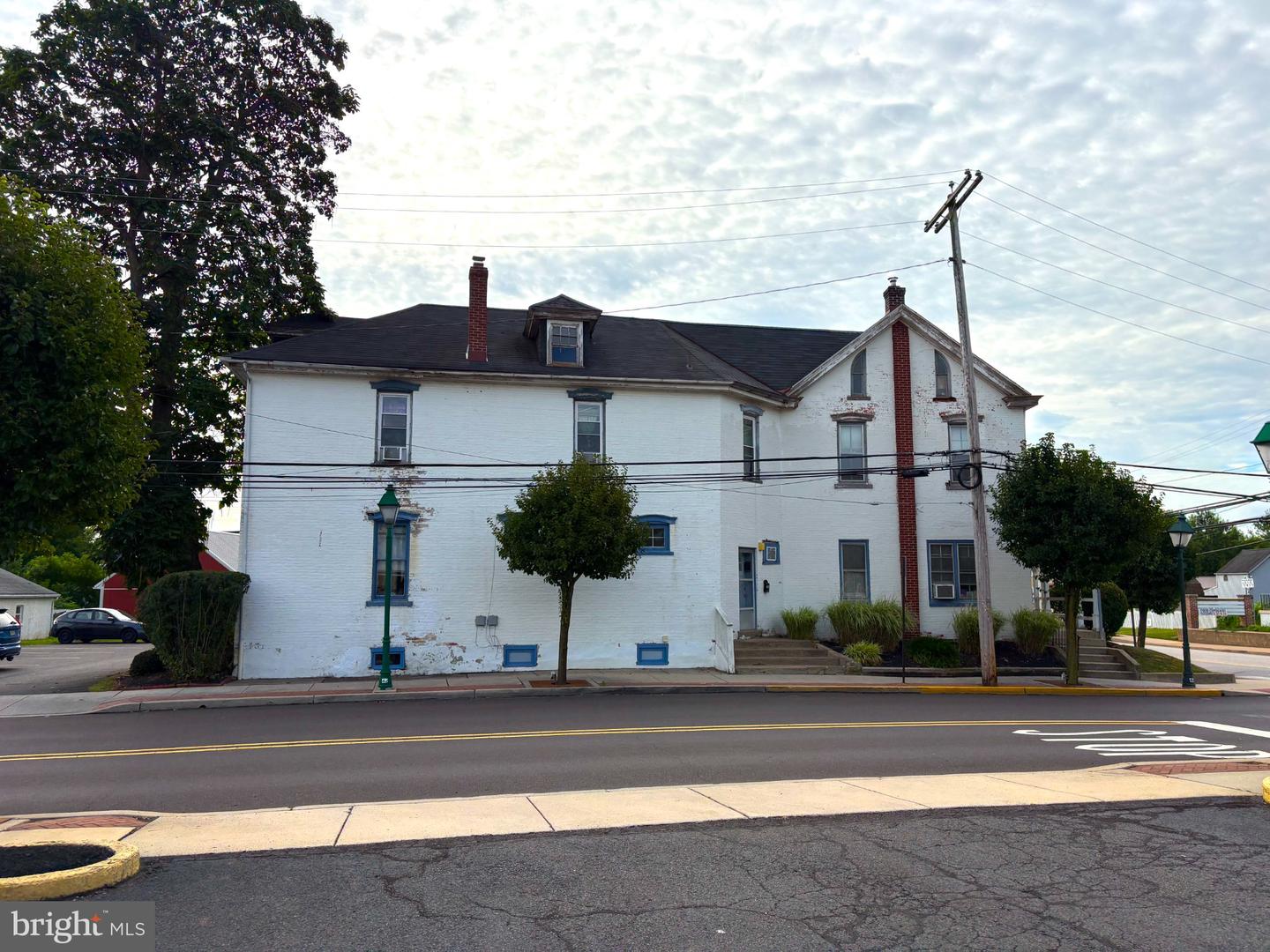 105 S Main Property Photo 2