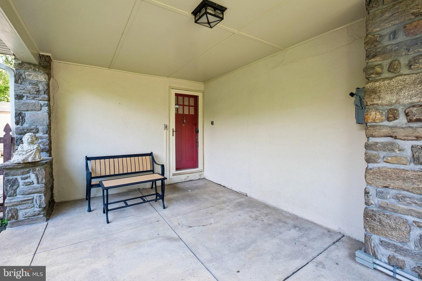 406 N Sterling Rd Property Photo 6