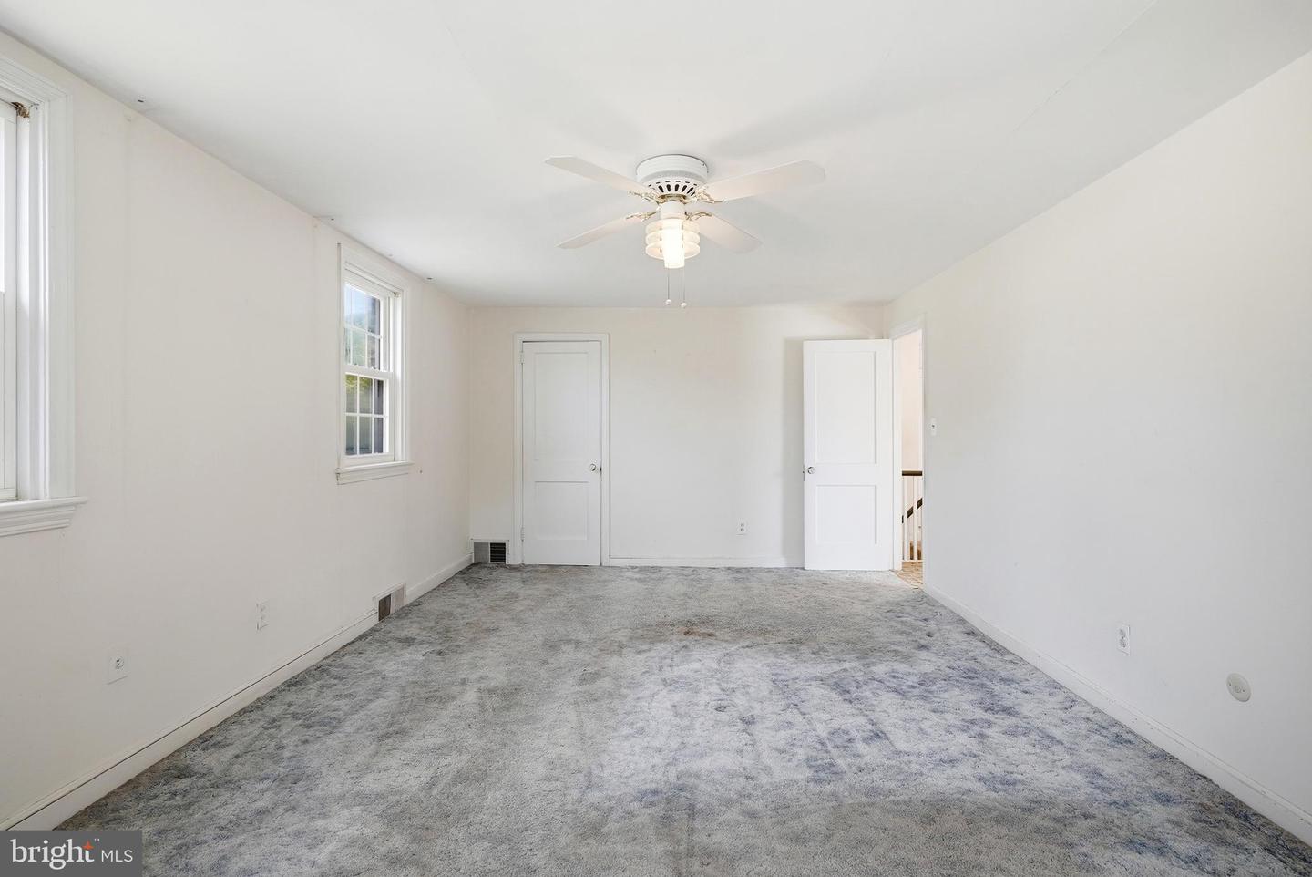 420 Kingston Rd Property Photo 18