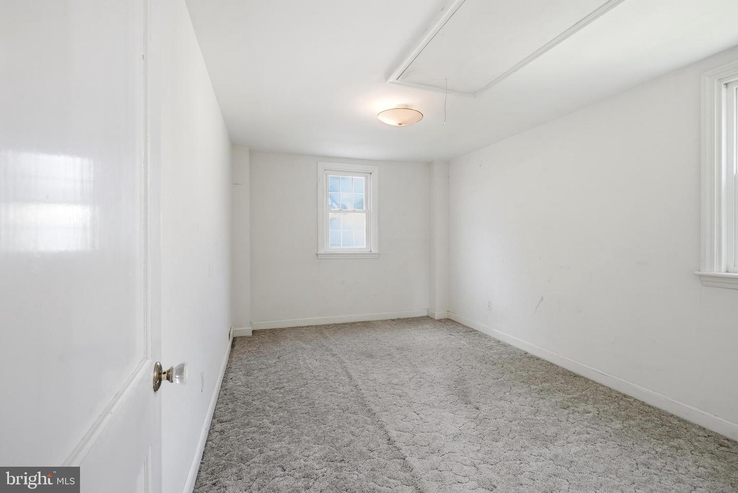 420 Kingston Rd Property Photo 22