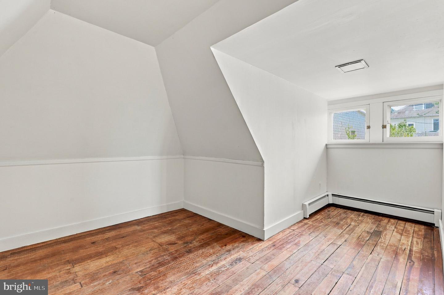 300 S Broad St Property Photo 37