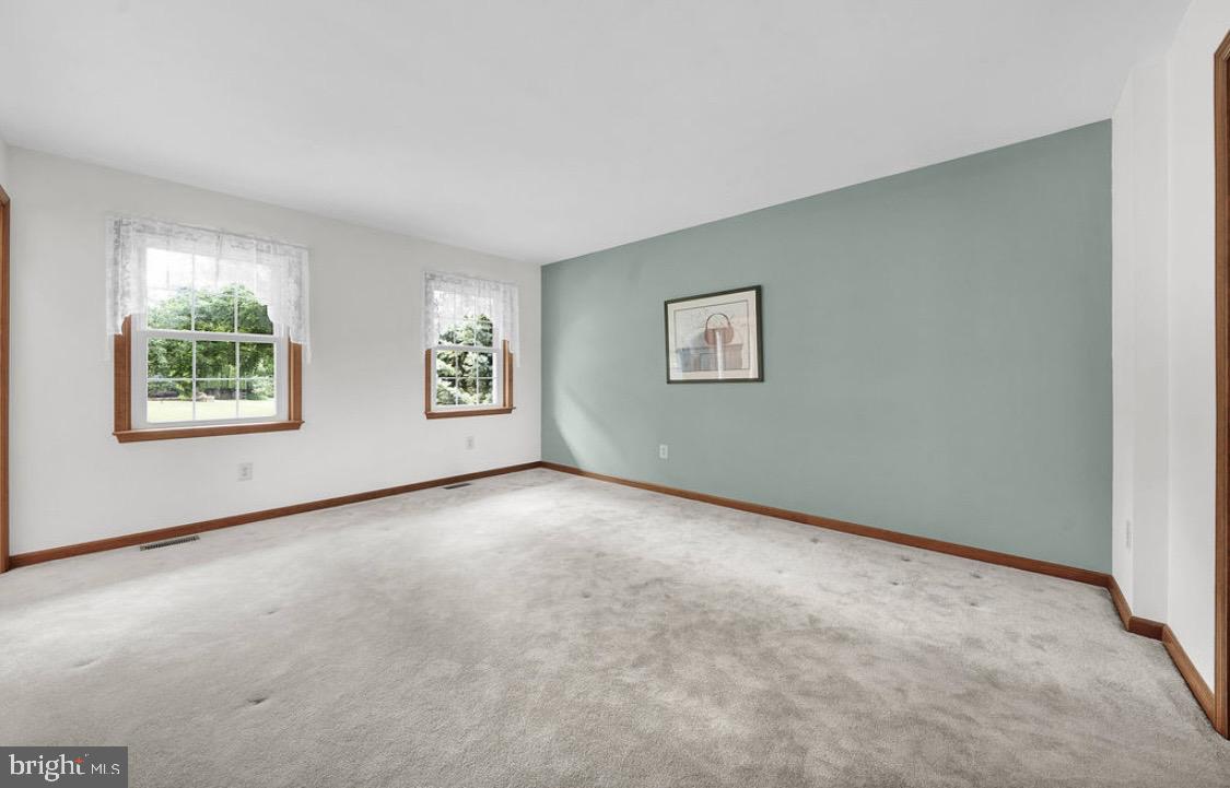 109 Samantha Ln Property Photo 36