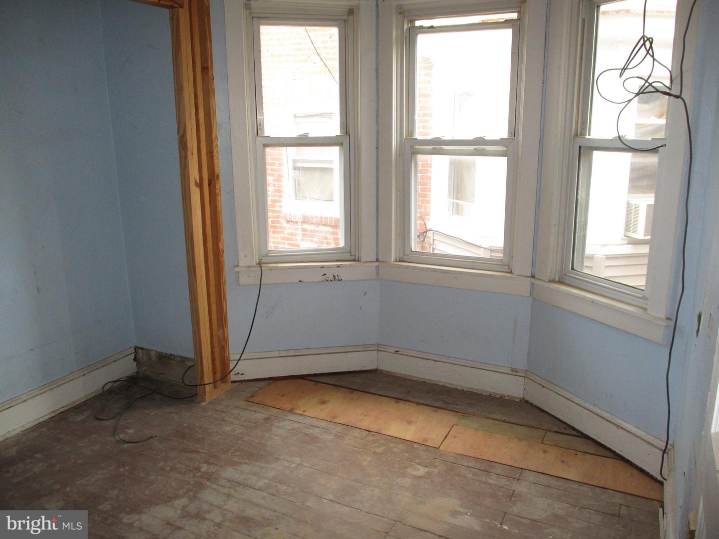 58 W 5th St Property Photo 7