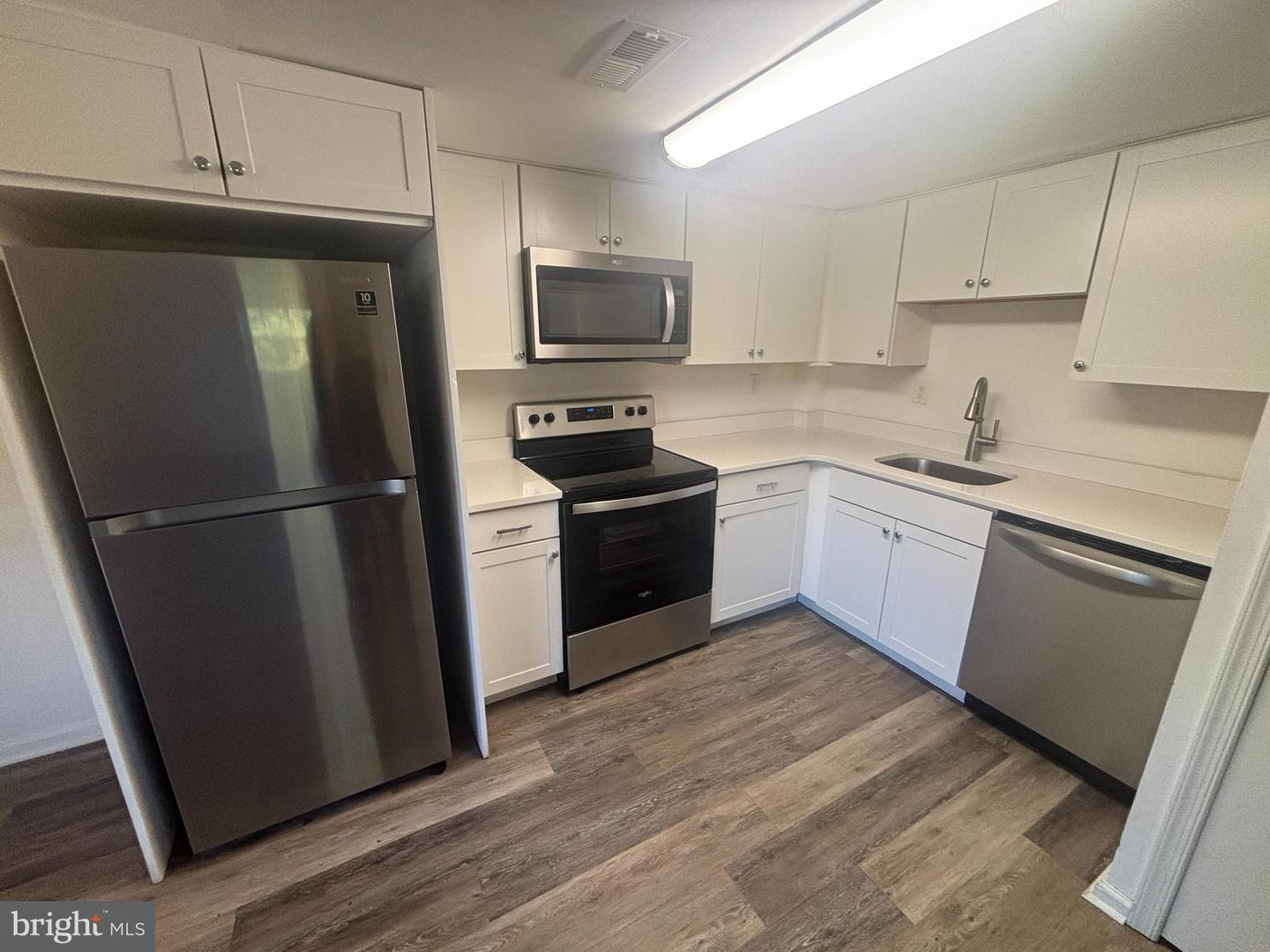 29 POPLAR ST #D3 Property Photo 1