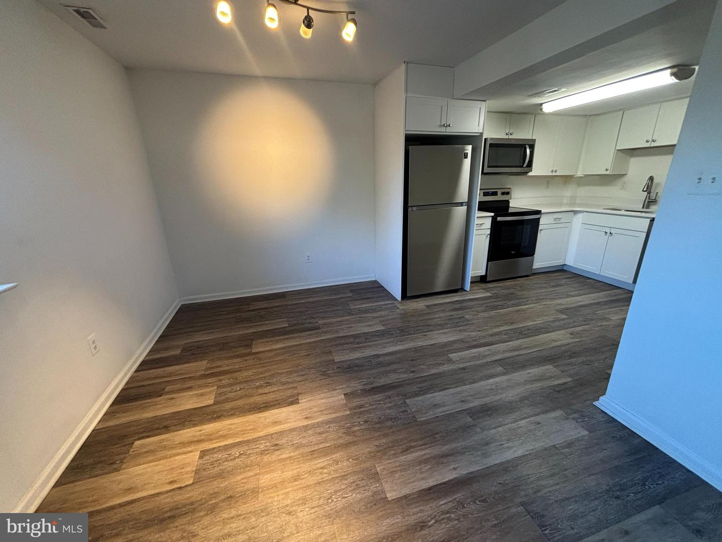 29 Poplar St #d3 Property Photo 3