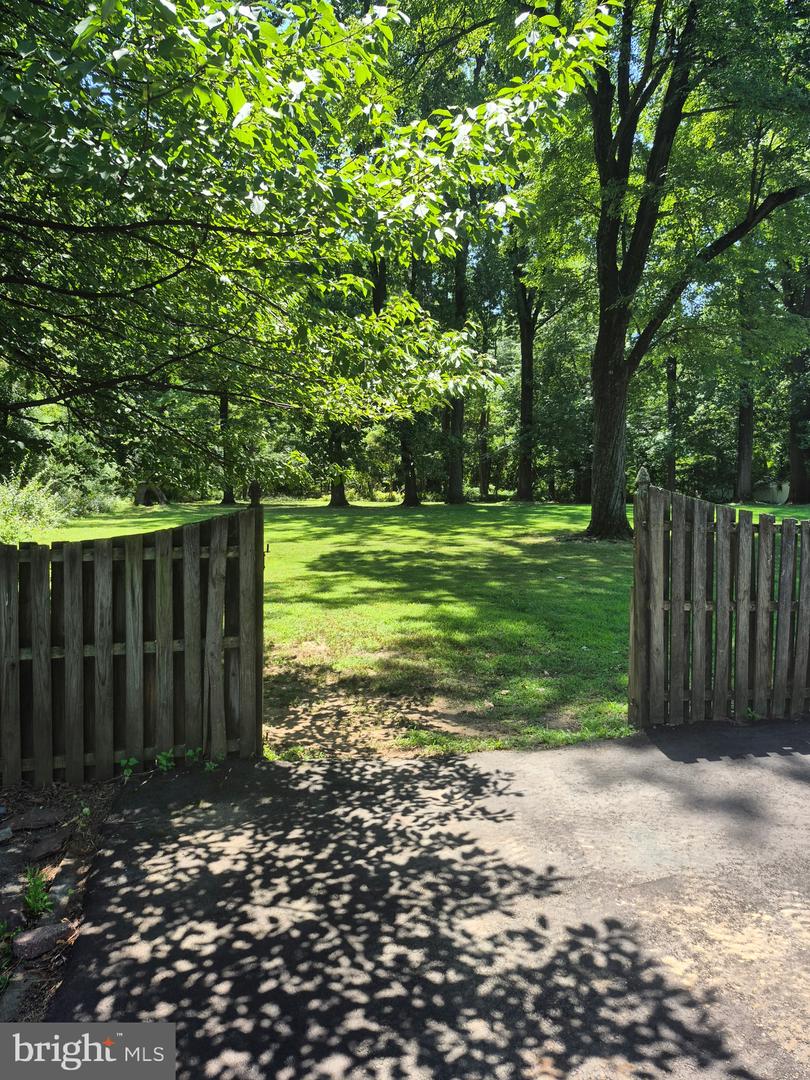 1305 Twining Rd Property Photo 63