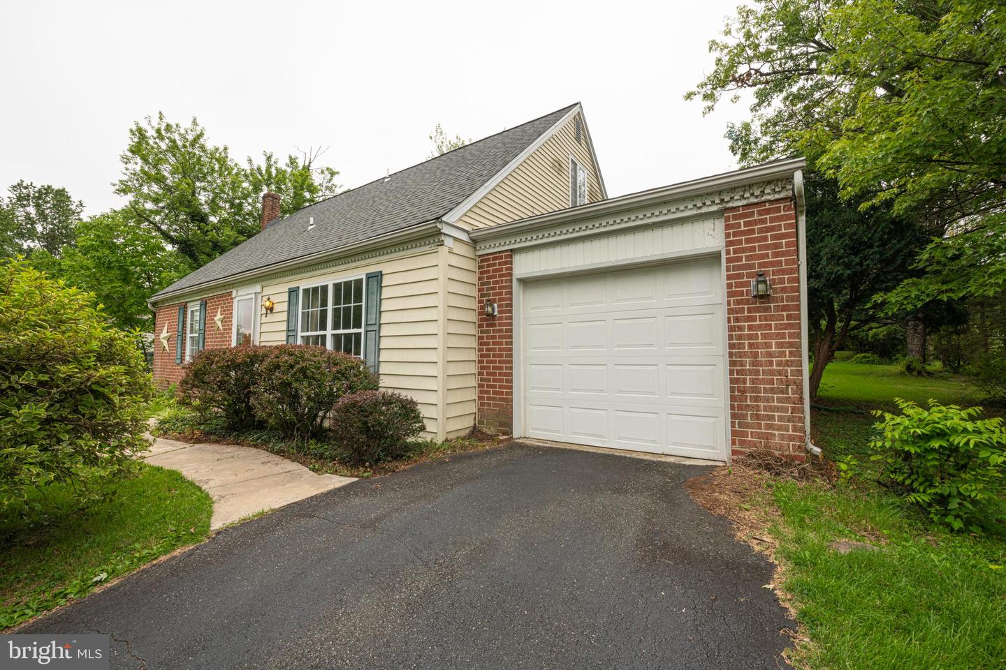 134 Primrose Ln Property Photo 1
