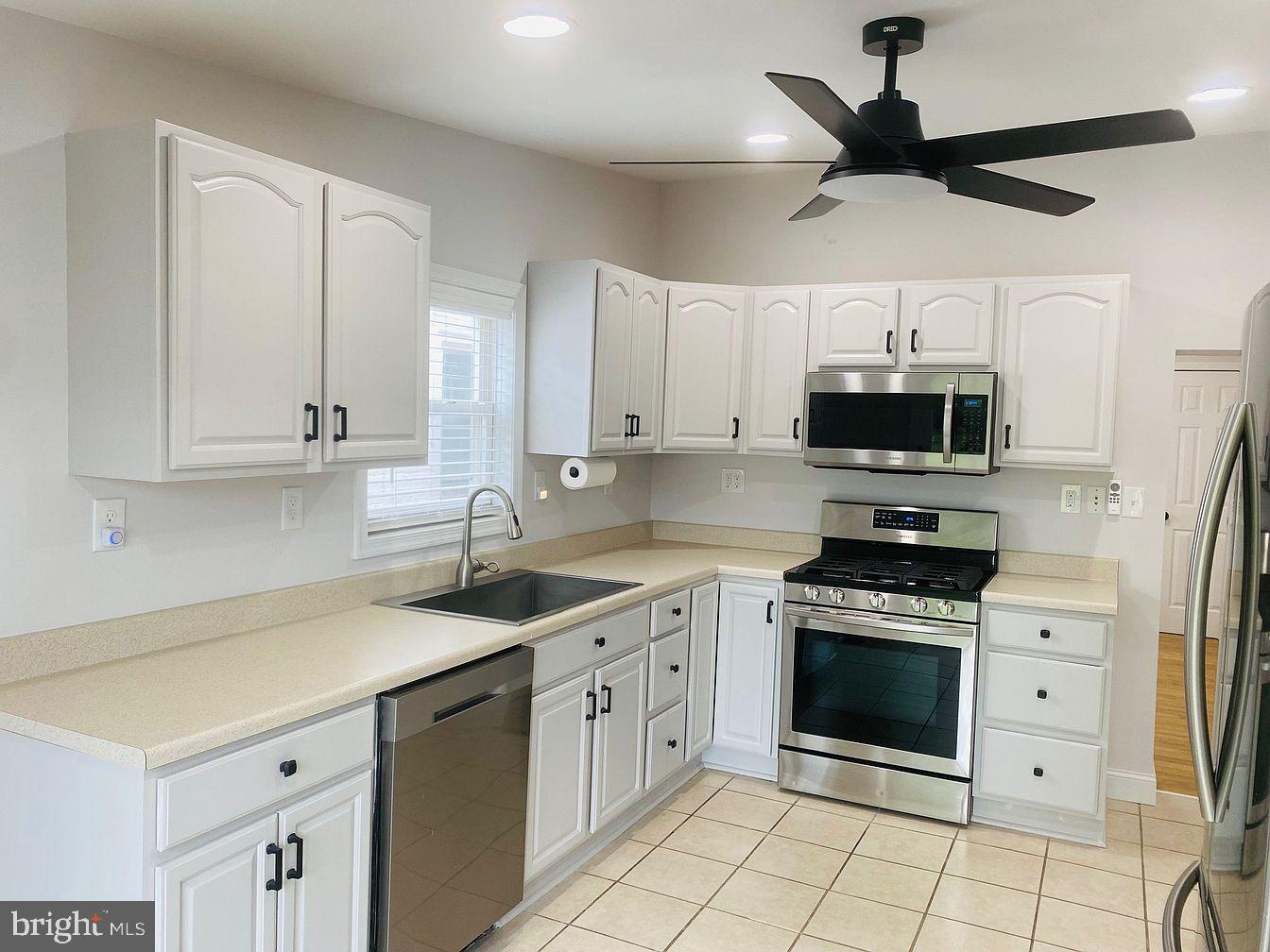 120 W 3rd St # Property Photo 3