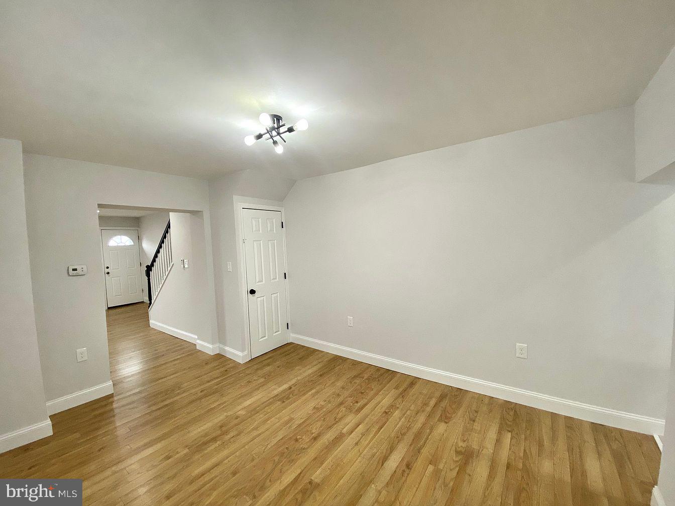 120 W 3rd St # Property Photo 5