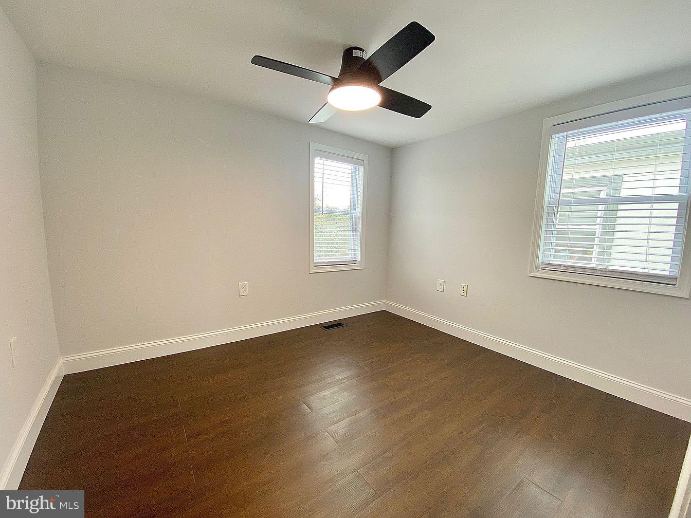 120 W 3rd St # Property Photo 8